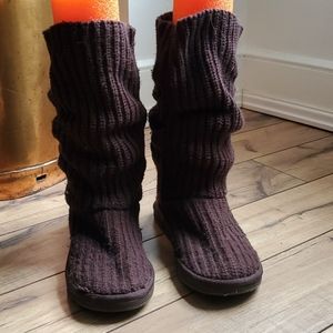 Brown crocheted scrunchy boots